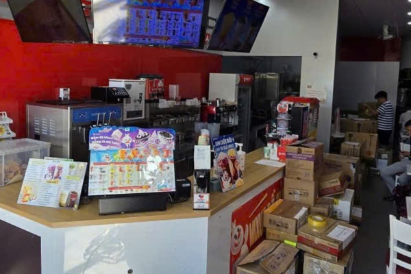 Khởi tố đối tượng mở cửa hàng MIXUE ‘nhái’, thu giữ gần 3.000 tem nhãn giả