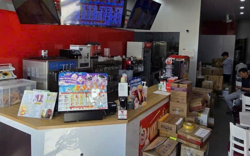 Khởi tố đối tượng mở cửa hàng MIXUE ‘nhái’, thu giữ gần 3.000 tem nhãn giả