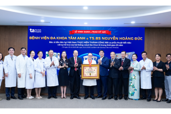 Bác sĩ Bệnh viện Tâm Anh tiếp tục lập kỷ lục về phẫu thuật robot