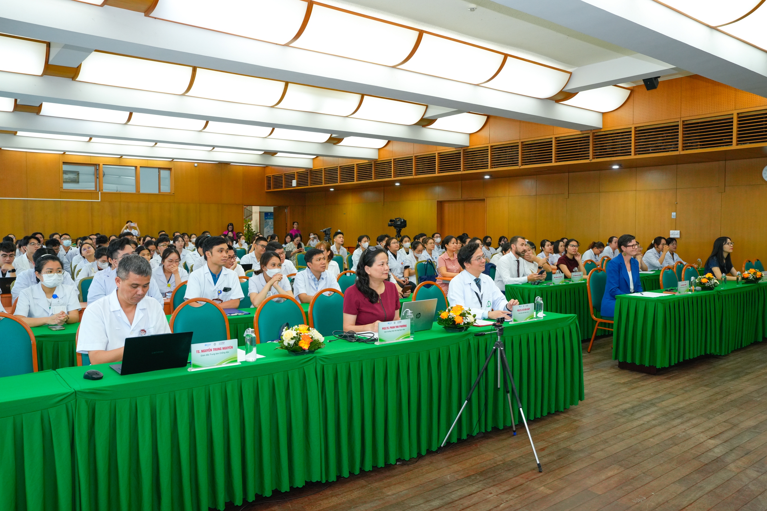 Tuyến y tế cơ sở - 'cánh tay nối dài' trong hỗ trợ cai nghiện thuốc lá- Ảnh 2.