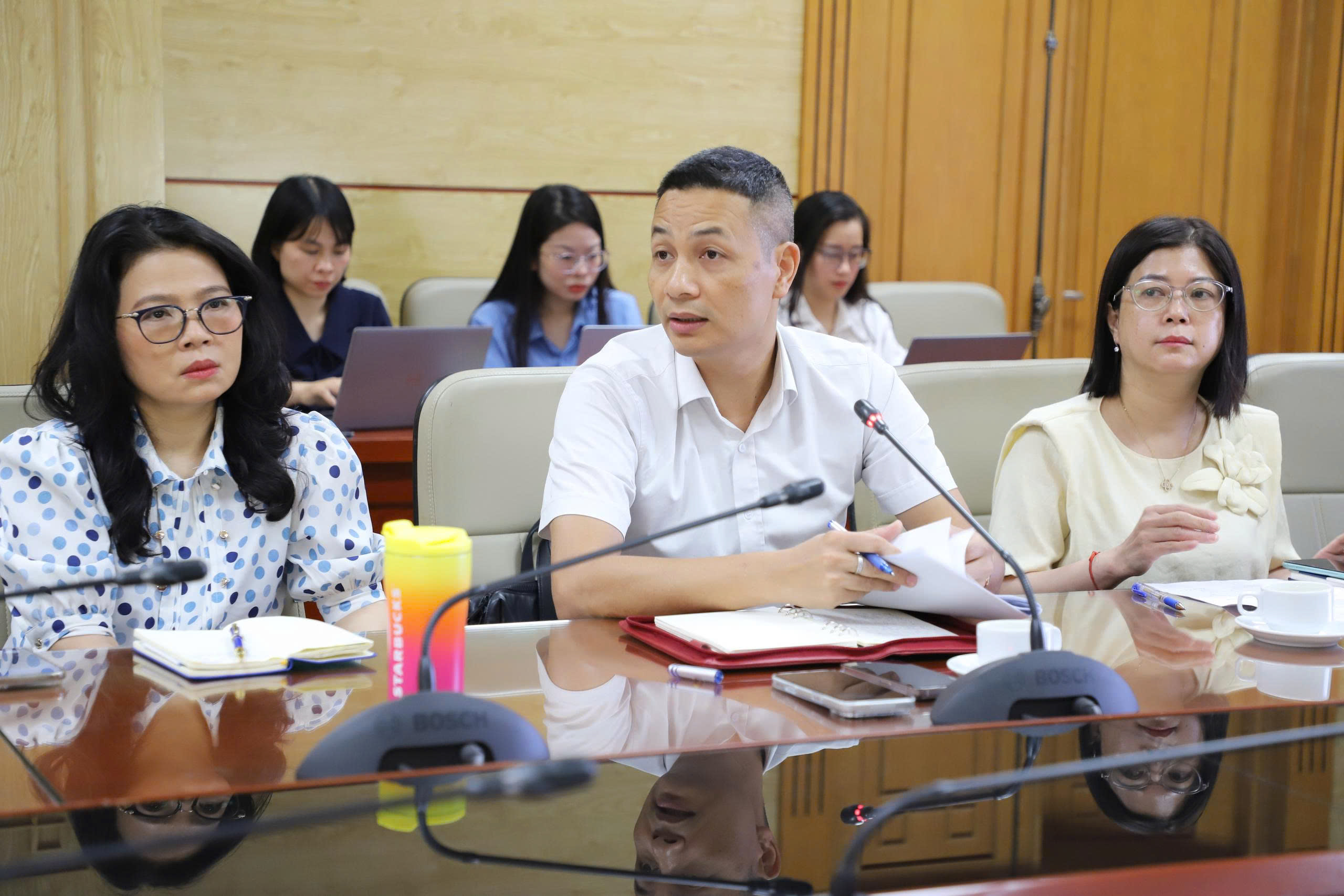 tre-en-1781187380976495090951 Thứ trưởng Nguyễn Tri Thức: Lấy dự phòng làm trọng tâm trong bảo vệ trẻ em giai đoạn mới- Ảnh 3.