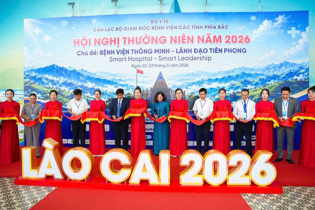 trien-lam-1779507214488589434080 PGS.TS Đào Xuân Cơ: Công nghệ chỉ là công cụ, người bệnh mới là trung tâm - Ảnh 5.