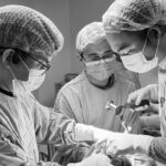 Từ ngồi xe lăn đến đạp xe đưa con đi học, hành trình hồi sinh của bệnh nhân ung thư phổi giai đoạn cuối