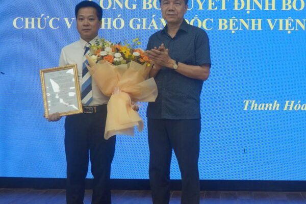 Tiến sĩ Nguyễn Hữu Thành được bổ nhiệm làm Phó Giám đốc Bệnh viện Nhi Thanh Hóa
